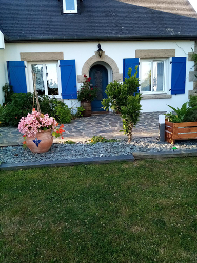 Others 4, maison aux volets bleus, Côtes-d'Armor