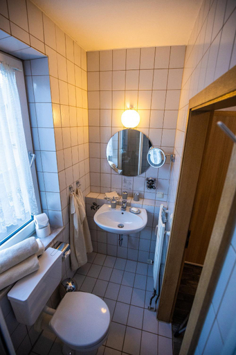 Bathroom 4, Dorfwirt Pfronten, Ostallgäu