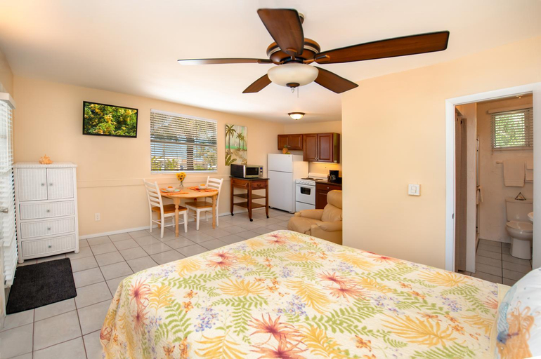 Bedroom 2, Cedar Cove Resort & Cottages, Manatee