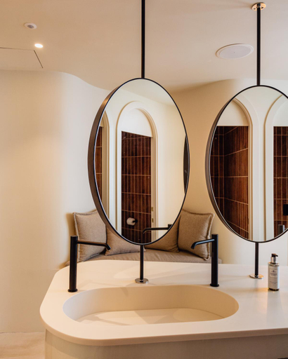 Bathroom 5, El Hotel Pacha, Baleares