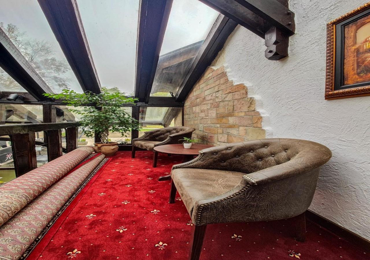 Public Area 3, Bahus Inn, Belgrade