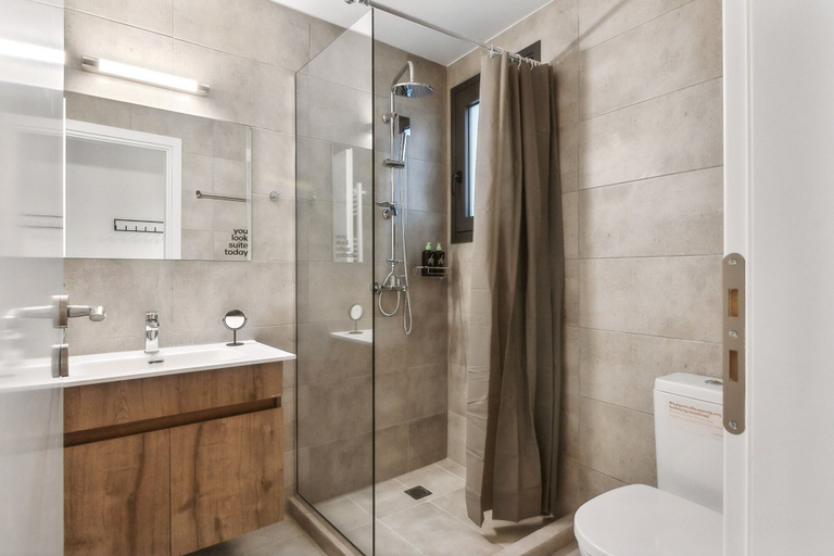 Bathroom 4, Limehome Athens Solonos City Center, Attica