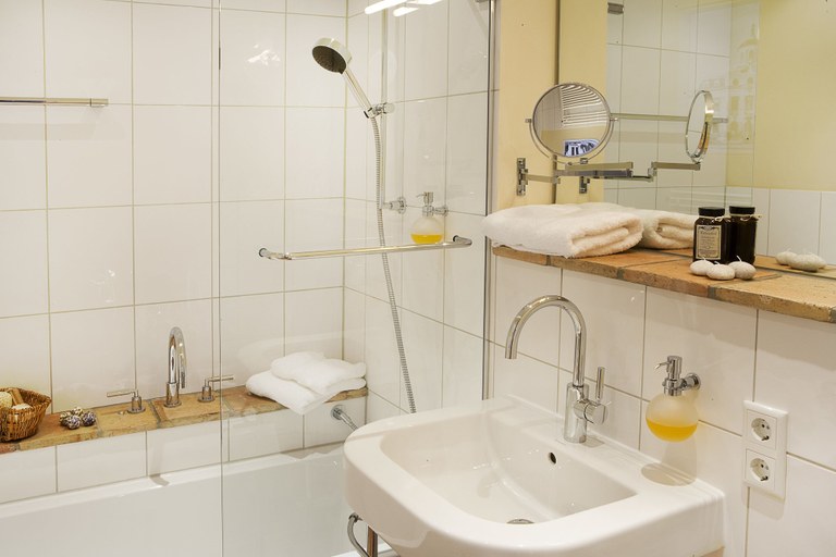 Bathroom 5, Pension La Casa dei Colori, Weimar