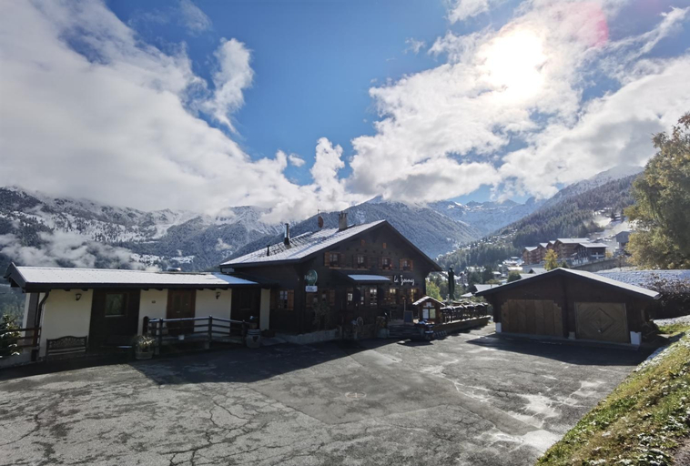 Others 5, Auberge la Tzoumaz, Martigny