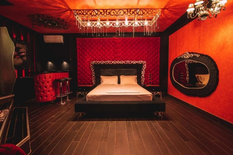 Bedroom 4, Aachen, Attica