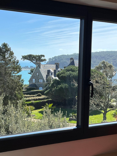 3, Nid de Pie, Finistère