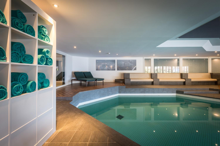 Sport & Beauty 2, Huus Gstaad, Saanen