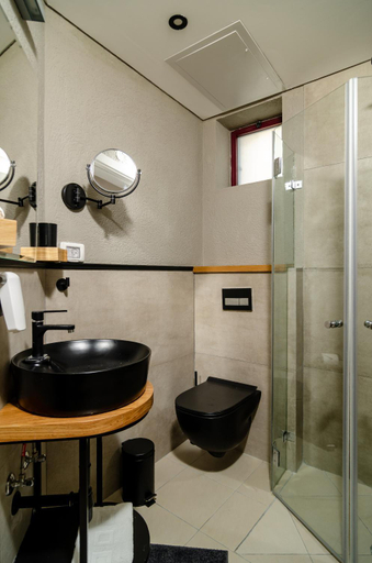 Bathroom 5, Biazi Hotel