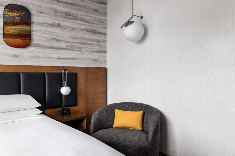 Bedroom 3, Marriott New York JFK Airport, New York