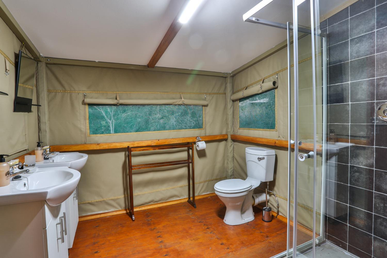 Bathroom 4, Tangala Safari Camp, Mopani