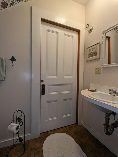Bathroom 3, Blooming Inn, Franklin