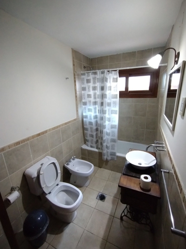 Bathroom 4, Hostel terminal, Capital