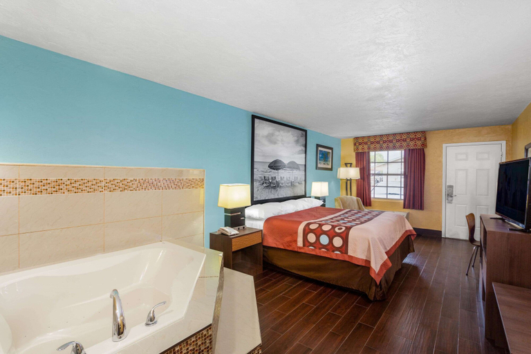 Bedroom 3, Super 8 by Wyndham Bradenton Sarasota Area, Manatee