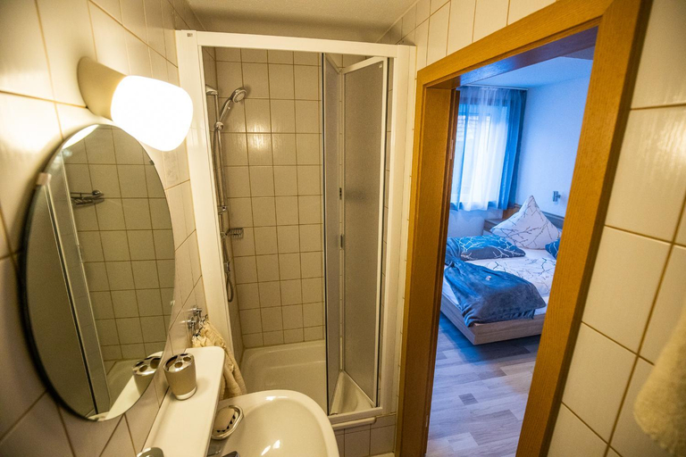 Bathroom 5, Dorfwirt Pfronten, Ostallgäu