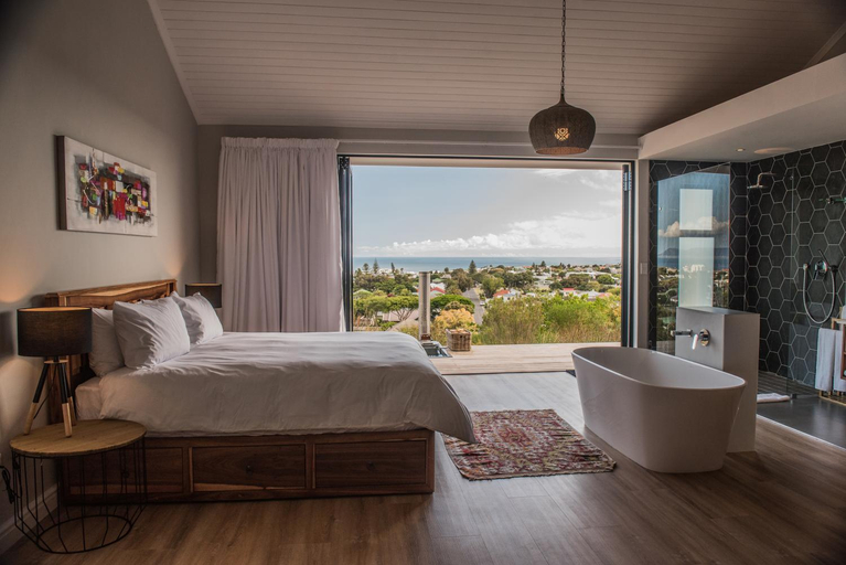 Others 5, Ridge House, Overberg