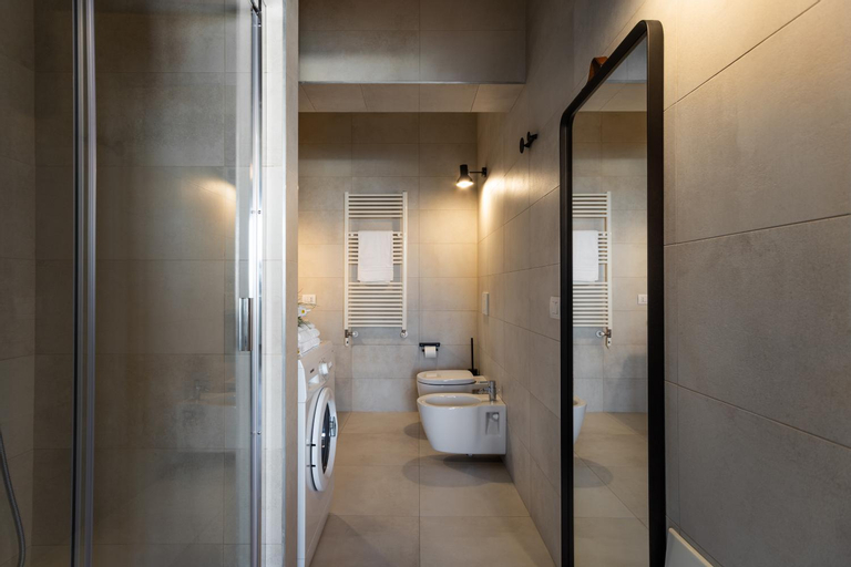 Bathroom 12