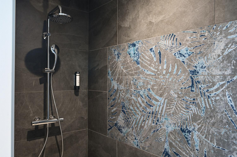 Bathroom 7