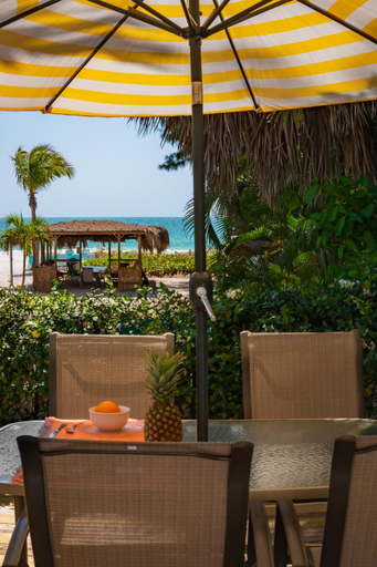 Food & Drinks, Cedar Cove Resort & Cottages, Manatee