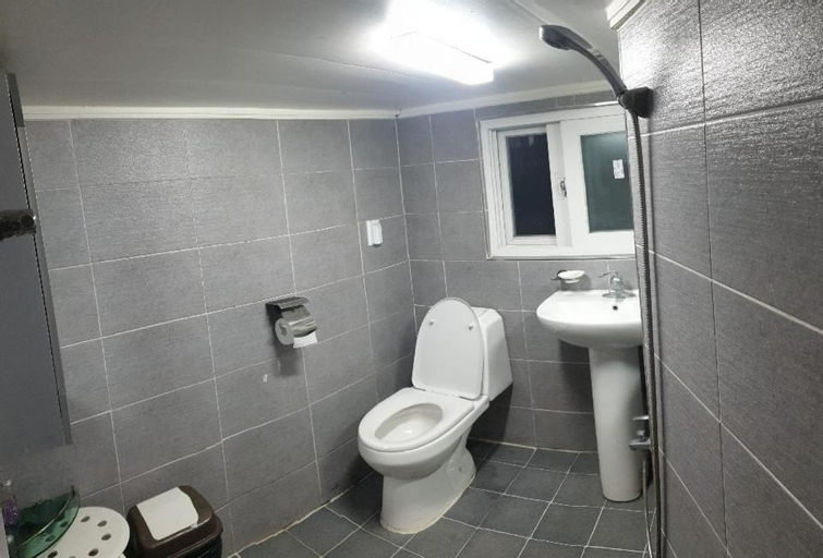 Bathroom 4