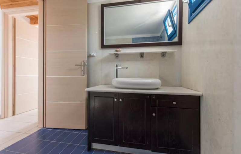 Bathroom 4, Santorini Traditional Suites, South Aegean