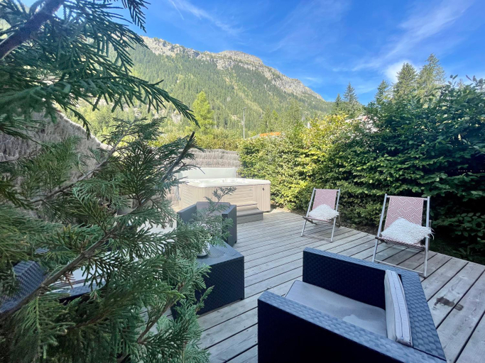 Others 4, Chalet le petit Nicolas, jacuzzi, vue Mont Blanc, Haute-Savoie