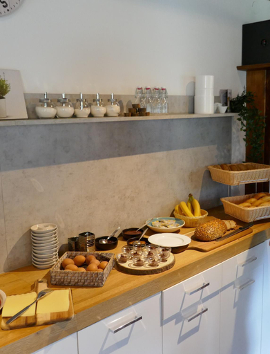 Food & Drinks 4, Pension & Ferienwohnungen Haus Edelweiß, Reutte