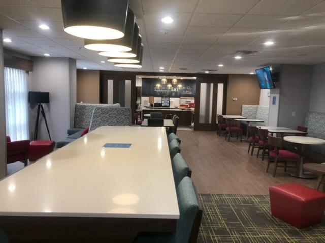 Public Area 2, Hampton Inn Monahans, Ward