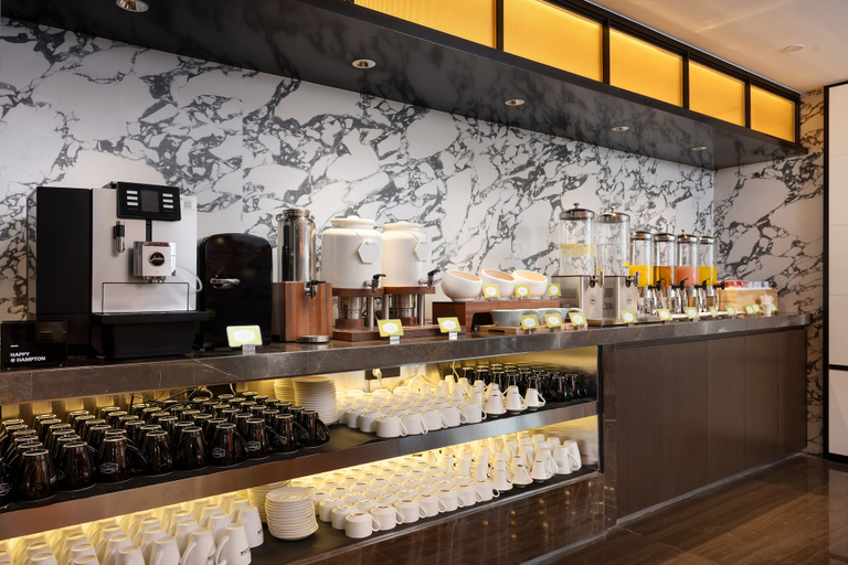 Food & Drinks 4, Hampton by Hilton Renhe Baiyun Airport, Guangzhou