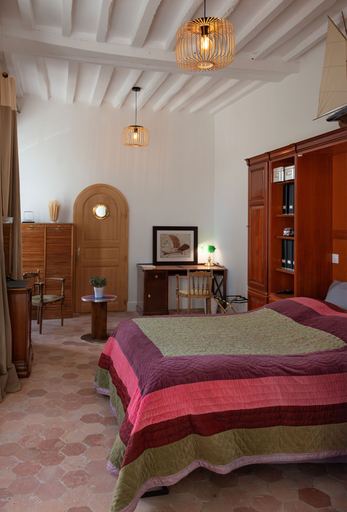 Bedroom 2, Le Clocher de la Duchesse, Yvelines