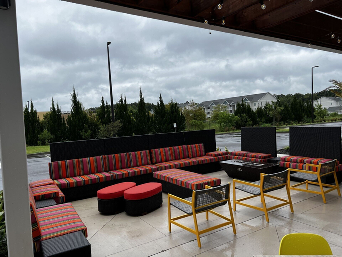 Food & Drinks 5, Home2 Suites by Hilton Hinesville, Liberty