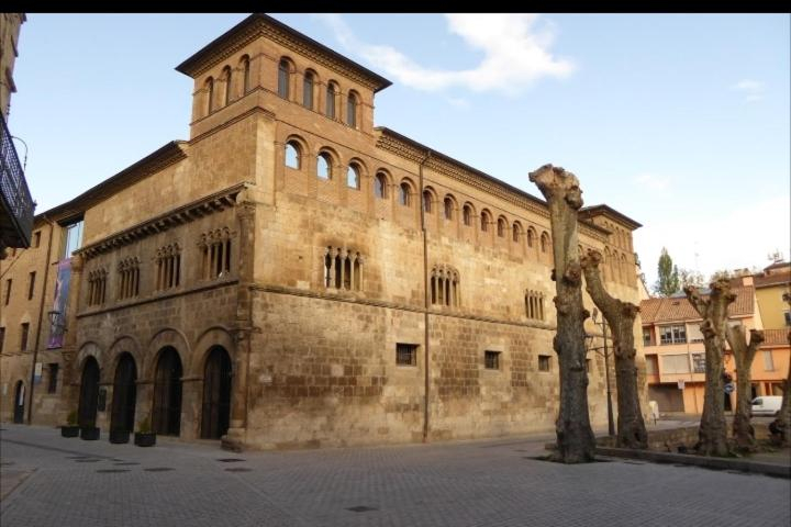 Exterior & Views 1, ESTELLA ROOMS - AUTOCHECKIN, Navarra