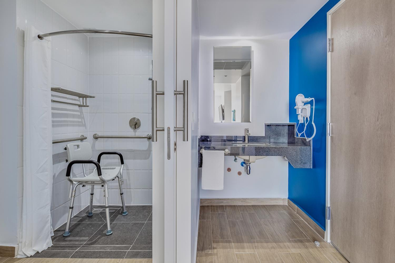 Bathroom 4, Mision Express Irapuato, Irapuato