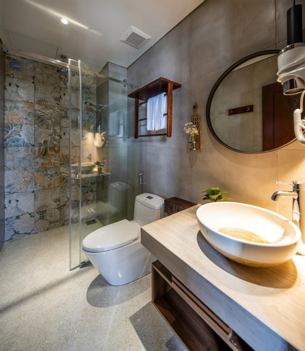 Bathroom 10