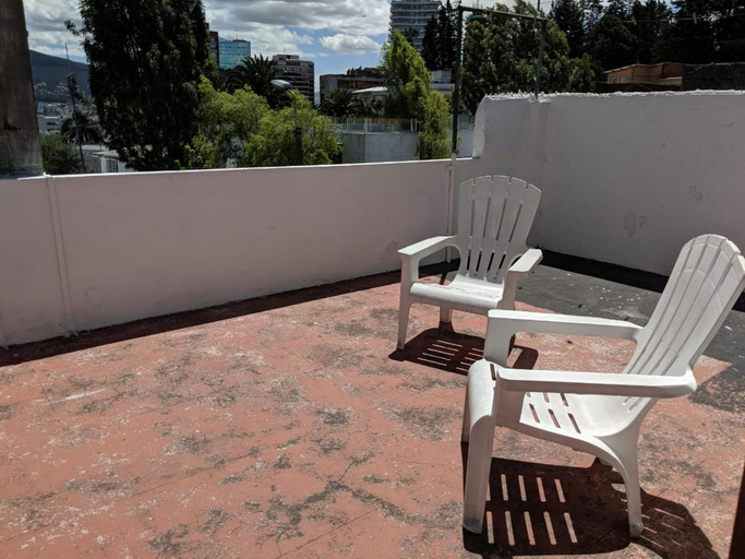 Others 5, Play House, Quito