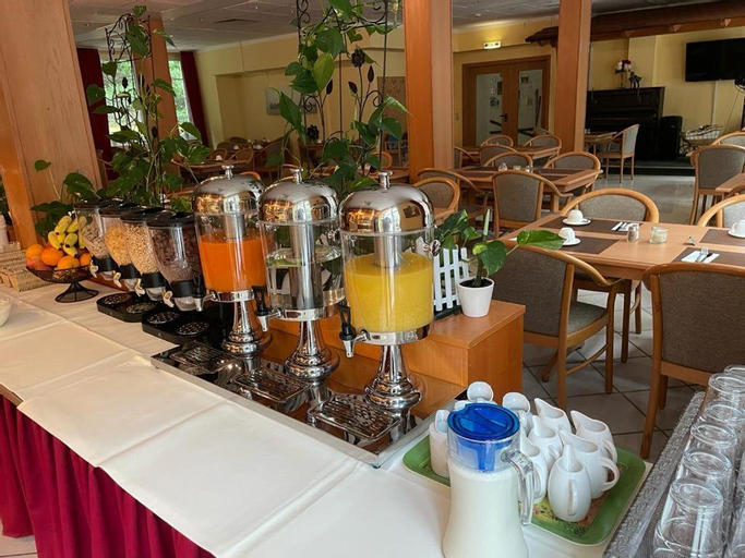 Food & Drinks