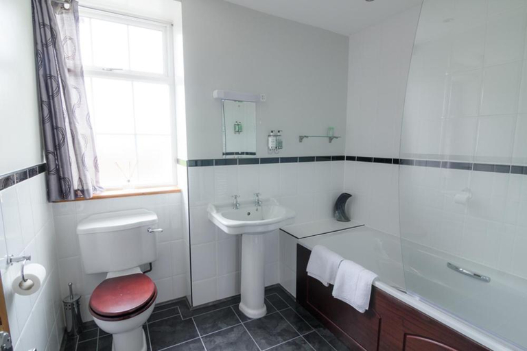 Bathroom 3, The Red Pump Inn, Lancashire