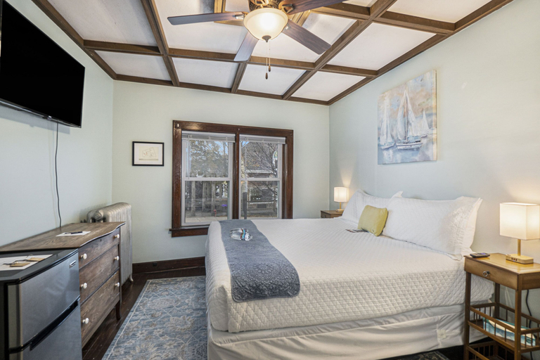 Bedroom 2, Historic Hotel Nichols, Van Buren