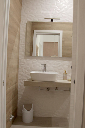 Bathroom 3, Royal Dreams, Caserta