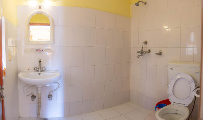 Bathroom, Hotel Plaza Nepal, Gandaki