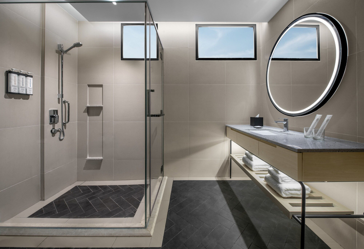 Bathroom 4, Hyatt Place Kuala Lumpur Bukit Jalil, Kuala Lumpur