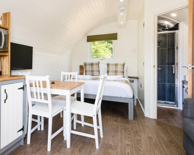 Others 5, Weedingshall Lodges, Falkirk