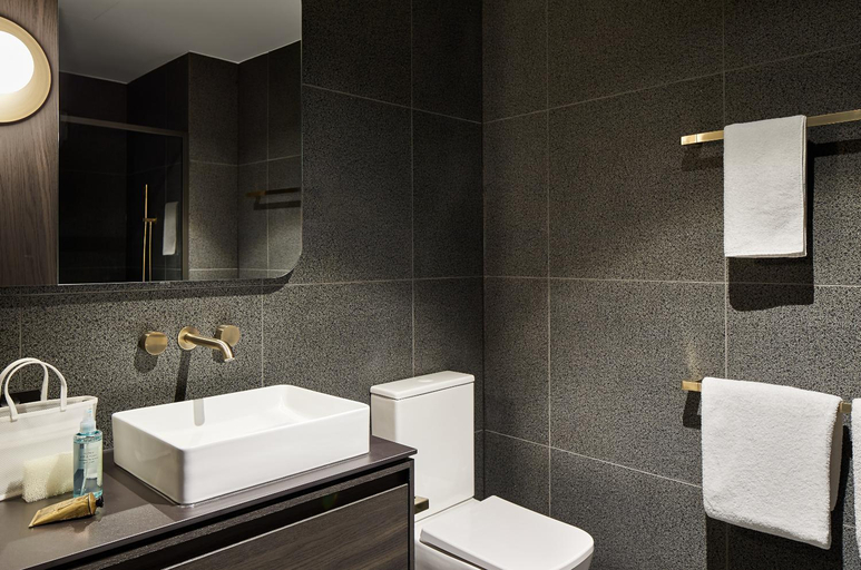 Bathroom 3, Punthill Caroline Springs, Melton - East