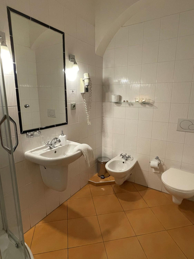 Bathroom 3, U Cervene zidle - Red Chair Hotel, Praha 1