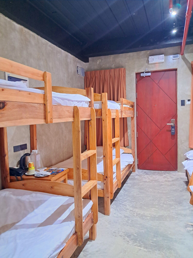 Bedroom 2, Aqua Frontier Hotel and Restaurant, Lobo
