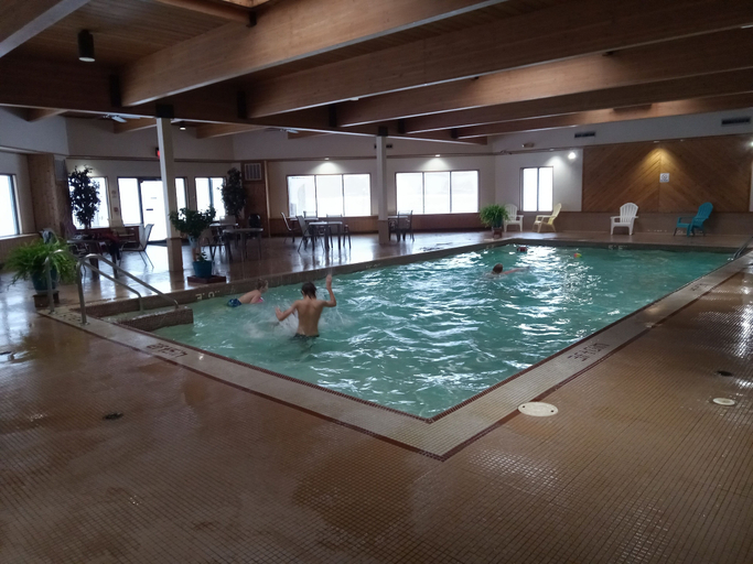 Sport & Beauty, Paradise Shores Hotel, Chippewa