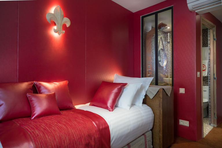 Bedroom 3, Le Temple De Jeanne, Paris