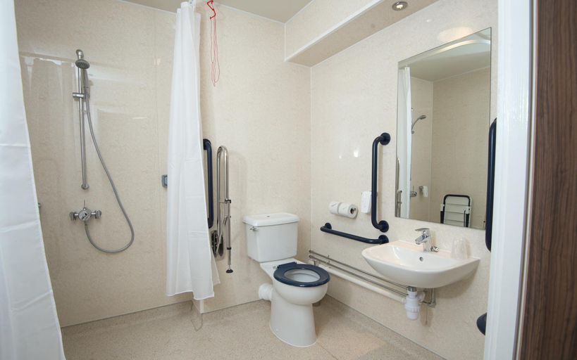 Bathroom 2, Queen of the Loch by Marston's Inns, West Dunbartonshire