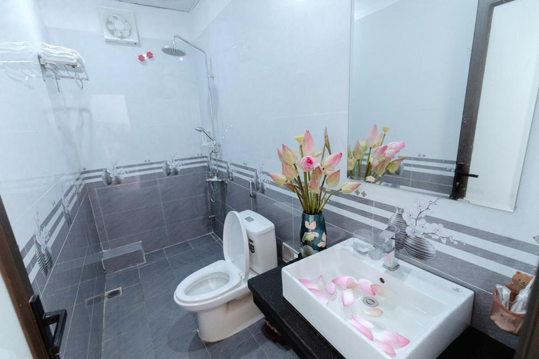 Bathroom 4, tam coc relax homestay, Hoa Lư