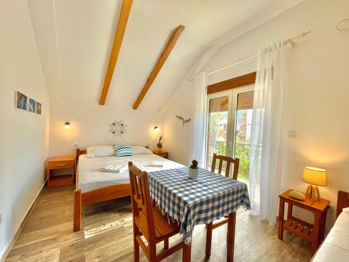 Bedroom 2, Garden House Budva