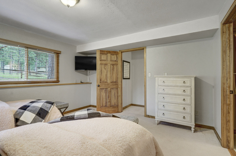 Bedroom 3, Sunnywood, Teller